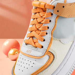Magnetic no-tie shoe laces with elastic laces and magnetic buckles